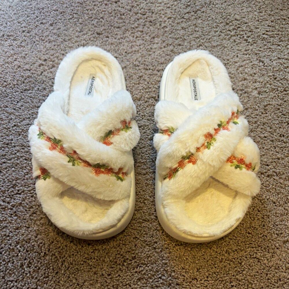 Aéropostale Women’s White Faux Fur Floral Embroidered Crisscross Slides 8.5